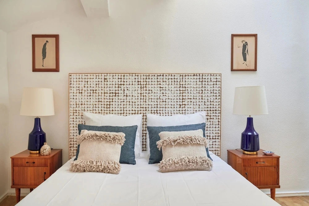 Idyllic Light-Filled Alfama Apt, By Timecooler