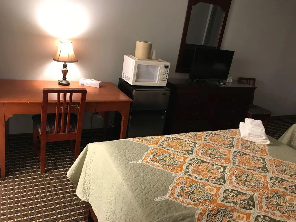 Grewals Inn and Suites by Elevate Rooms