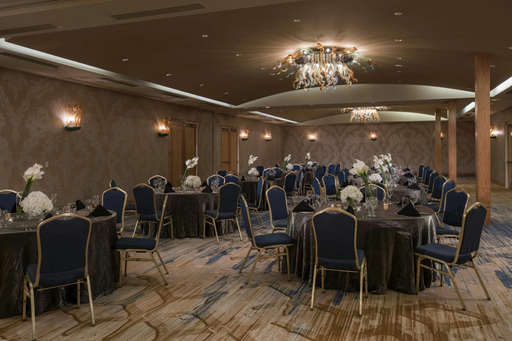 Renaissance New Orleans Pere Marquette French Quarter Area Hotel