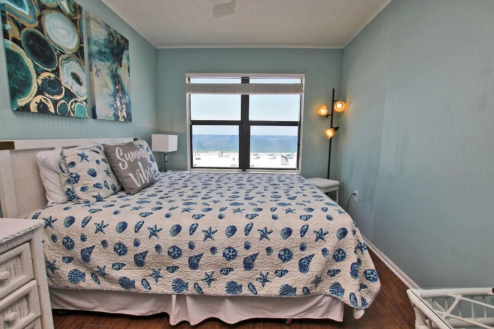 Island Sunrise 264 by Youngs Suncoast
