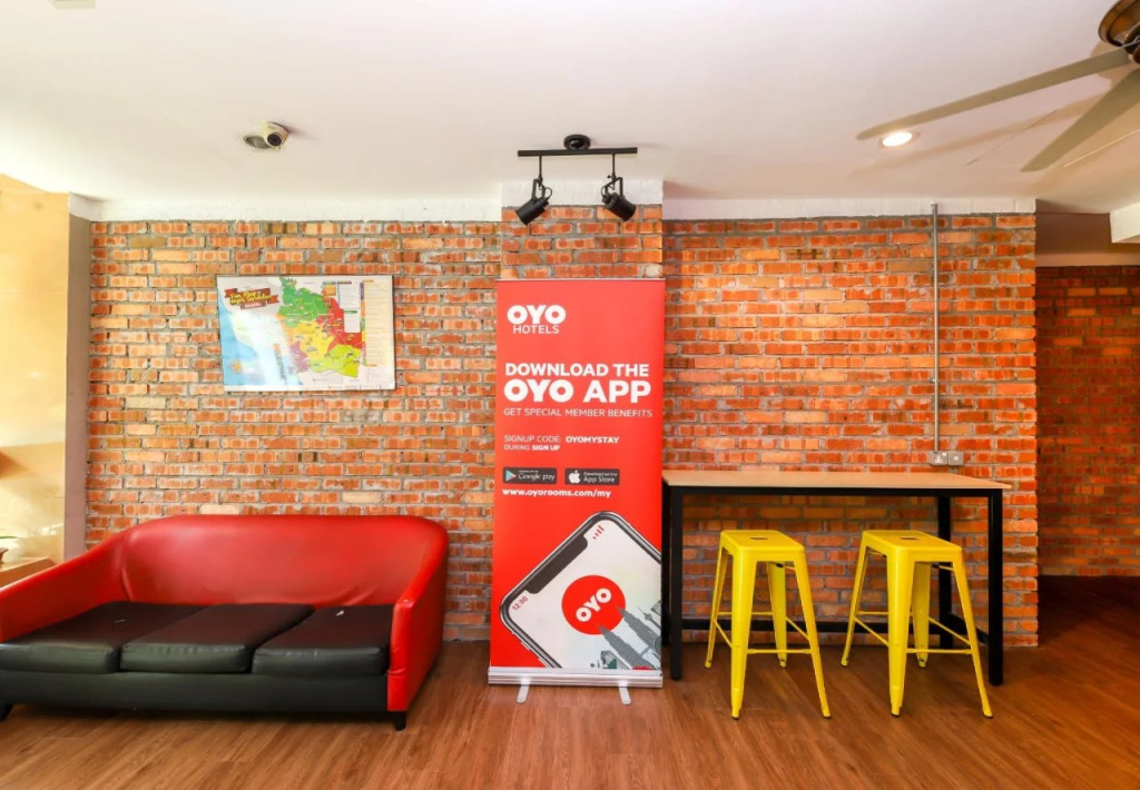 OYO 252 Lotus Hotel