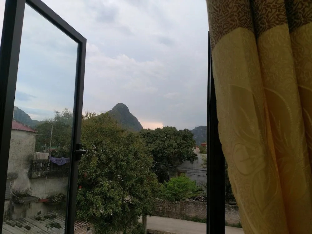 Tuyets Homestay