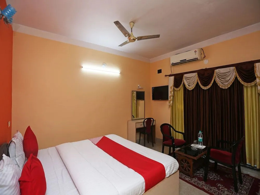 OYO 26822 Golden Sea Queen Beach Resort