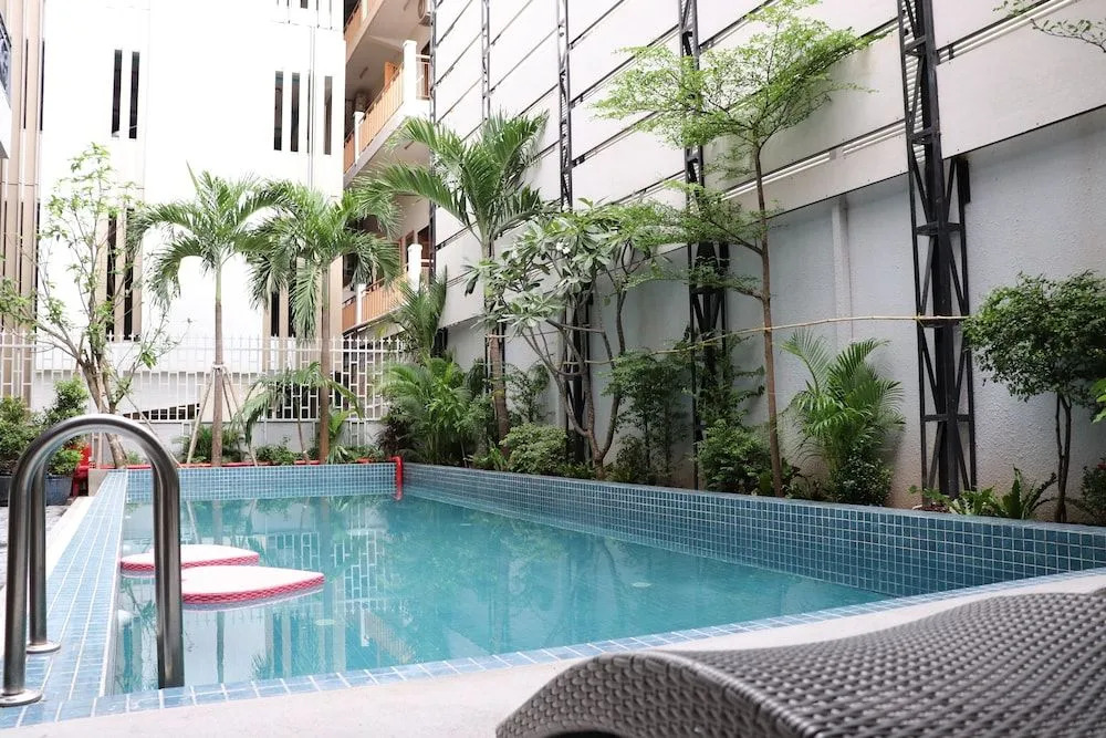 CHECK inn Phnom Penh BKK1