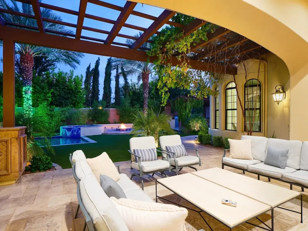 Luxe Poolside Paradise-pool & Spa-vanity Station