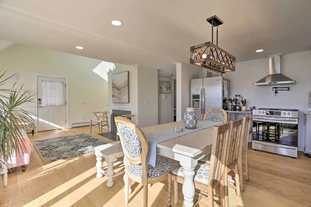 Kayaks, Deck & Pond Access: Rhode Island Retreat!