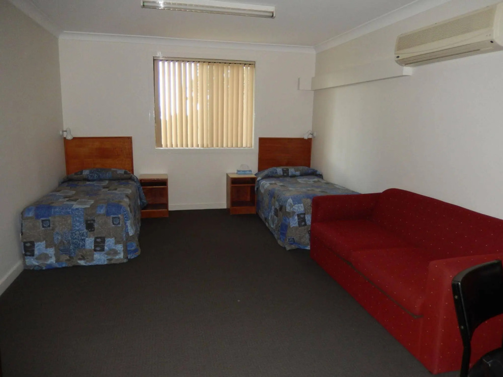 The Pioneer Way Motel