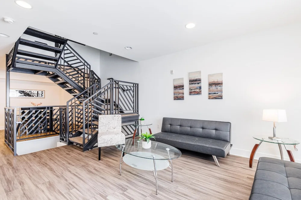 East West Comfort: Hollywood Walk Of Fame Apartments