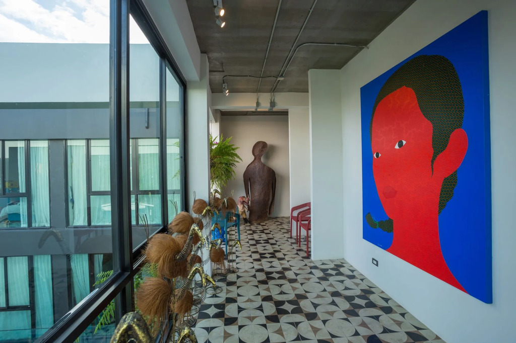 River Art Hotel