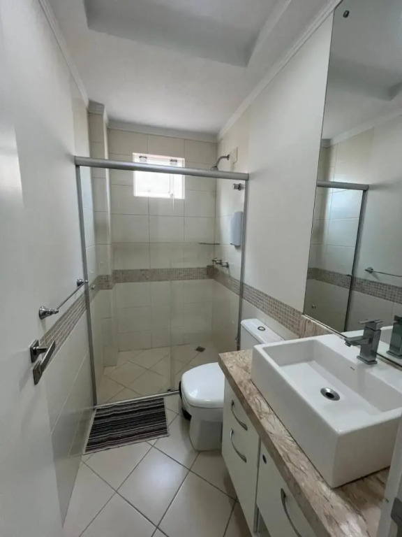 Apartamento 3 suítes próximo a praia