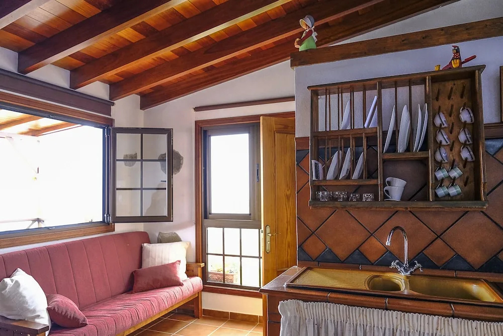 CASAS EN FINCA ECOLÓGICA LA ESPIRAL, NATURALEZA, CALMA Y VISTAS al MAR