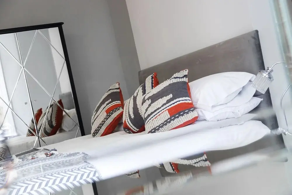 Stylish York Gardens Apartment