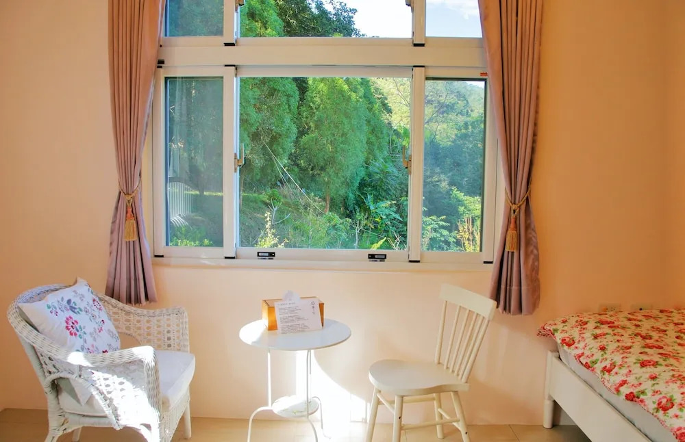 Yanzitao Pottery Coffee B&B