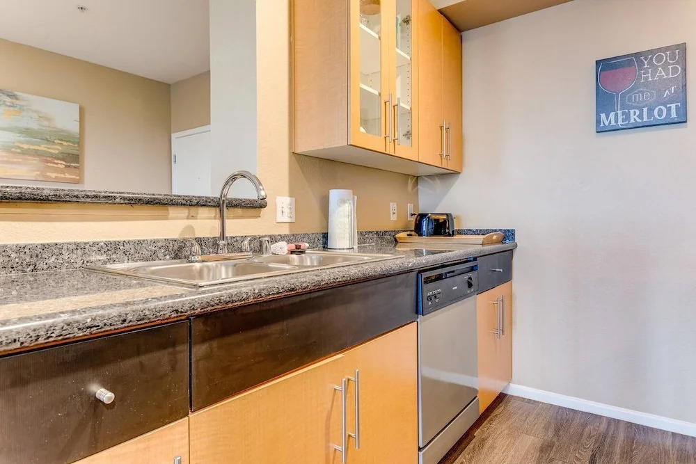 Moved Out - Ten01 2231