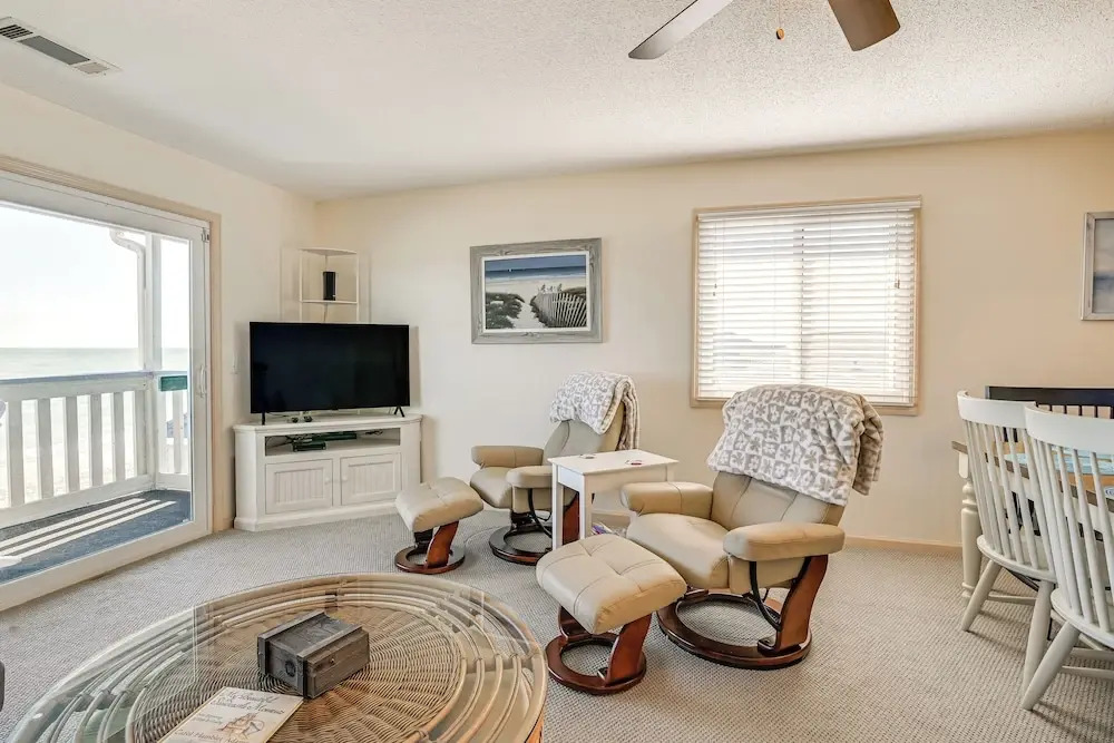 Oceanfront Condo w/ Pool Access in Surfside Beach!