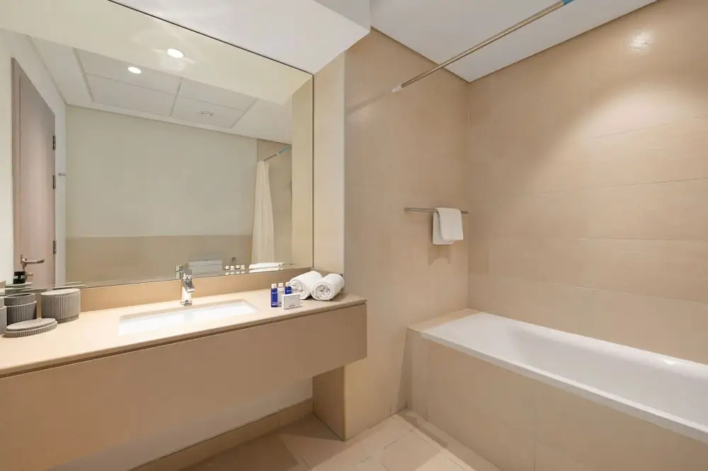 Maison Privee - Chic Apt on Yas Island cls to ALL Main Attractions