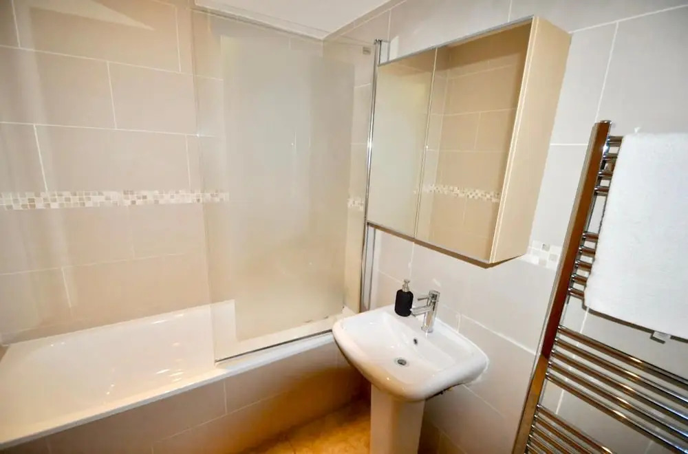 Apartment With 2 Bedrooms in Greater London, With Wifi