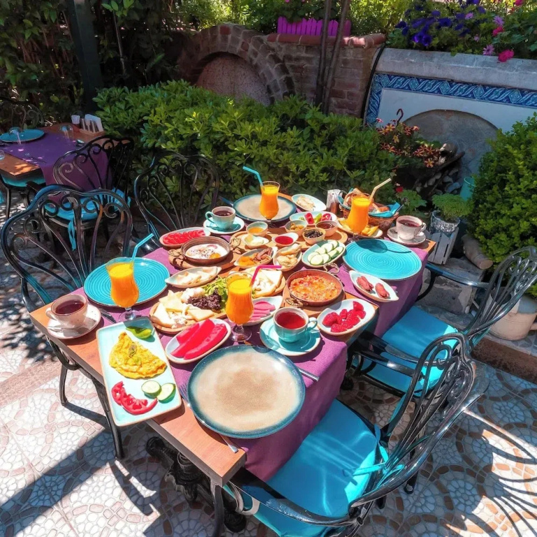 Oli̇ve Garden Hotel