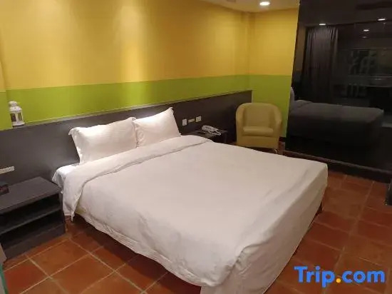 Eiffel Motel