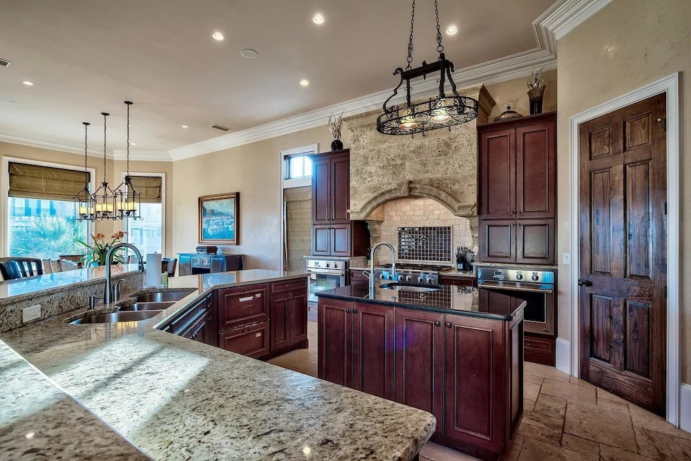 Casa Tuscany 6 Bedroom Holiday Home by Five Star Properties