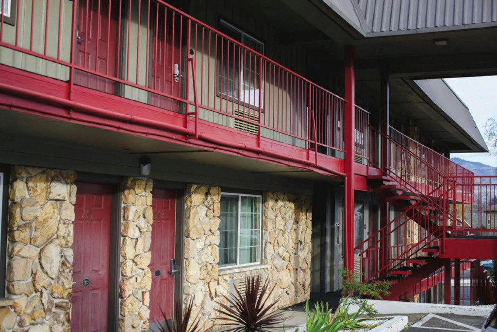 Prosperos Flagship Inn