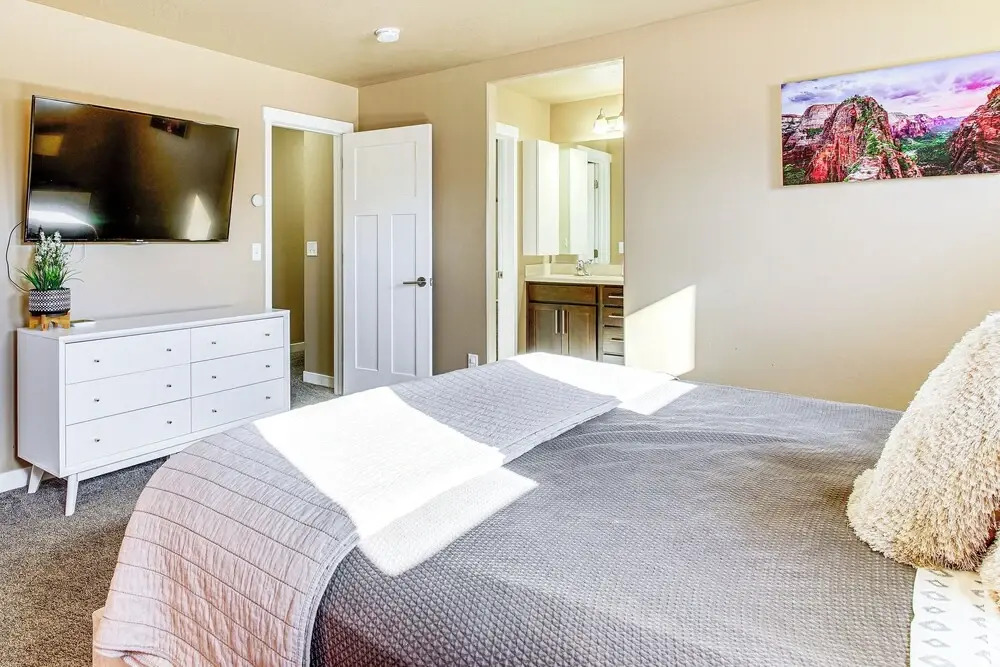 South Salt Lake Home w/ Hot Tub: 7 Mi to Downtown