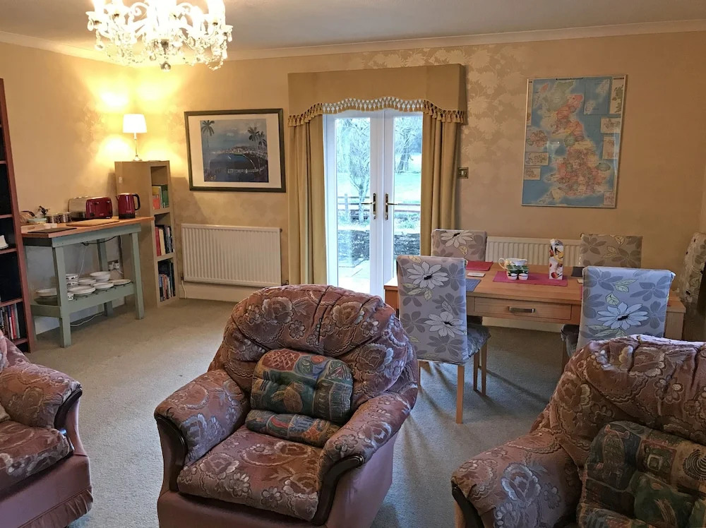 Maesyfelin Isaf Apartment