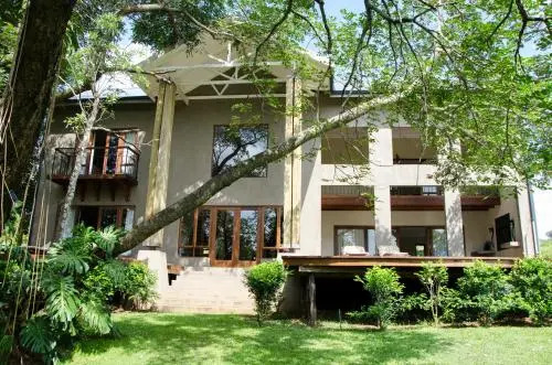 Villa Rostrata-on-Lake