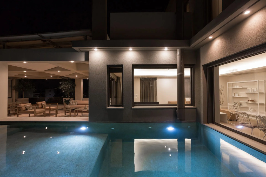 Elaia Luxury Suites