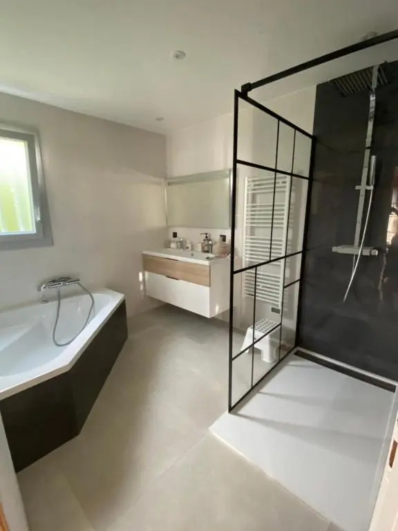 Maison familiale moderne au calme et proche de la mer
