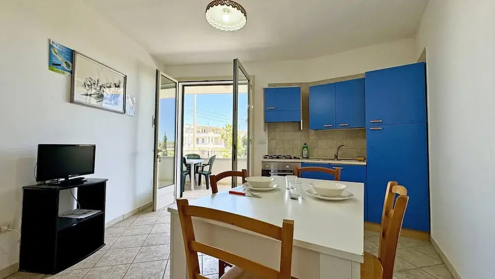 App Lungolago 3 Places Near the Beach