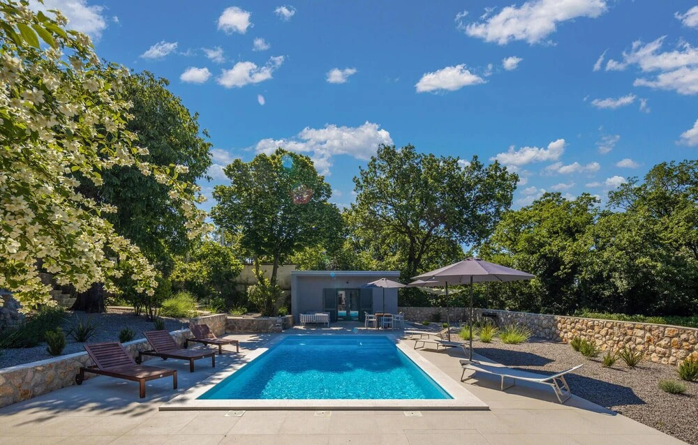 Gorgeous Home In Glavani