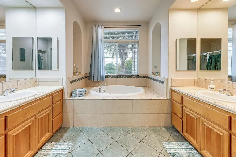 Napa Nearby! Large Home w/ Hot Tub & Dtwn Access
