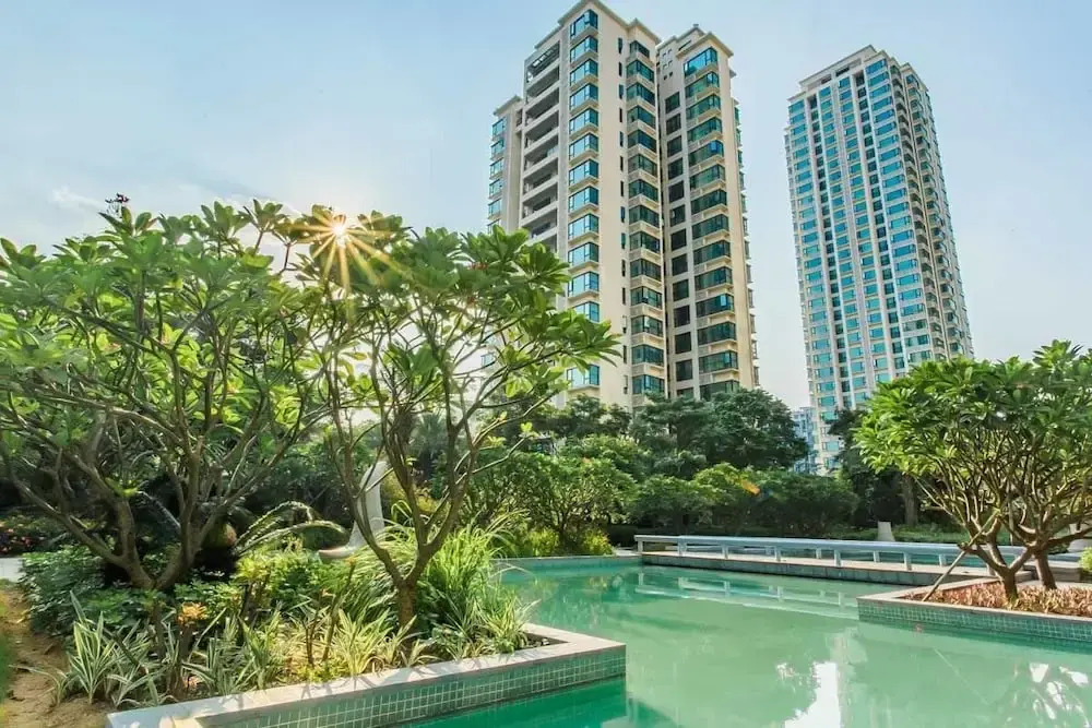 Locals Boutique Apartment Huafa Plaza 37
