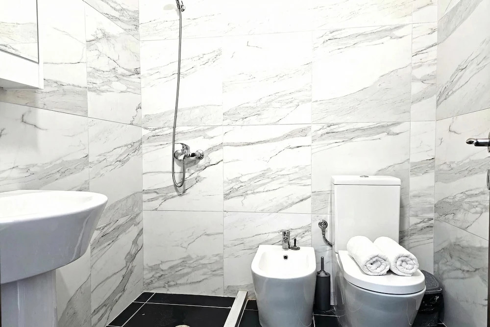 One Bedroom Apartment In Saranda - 001