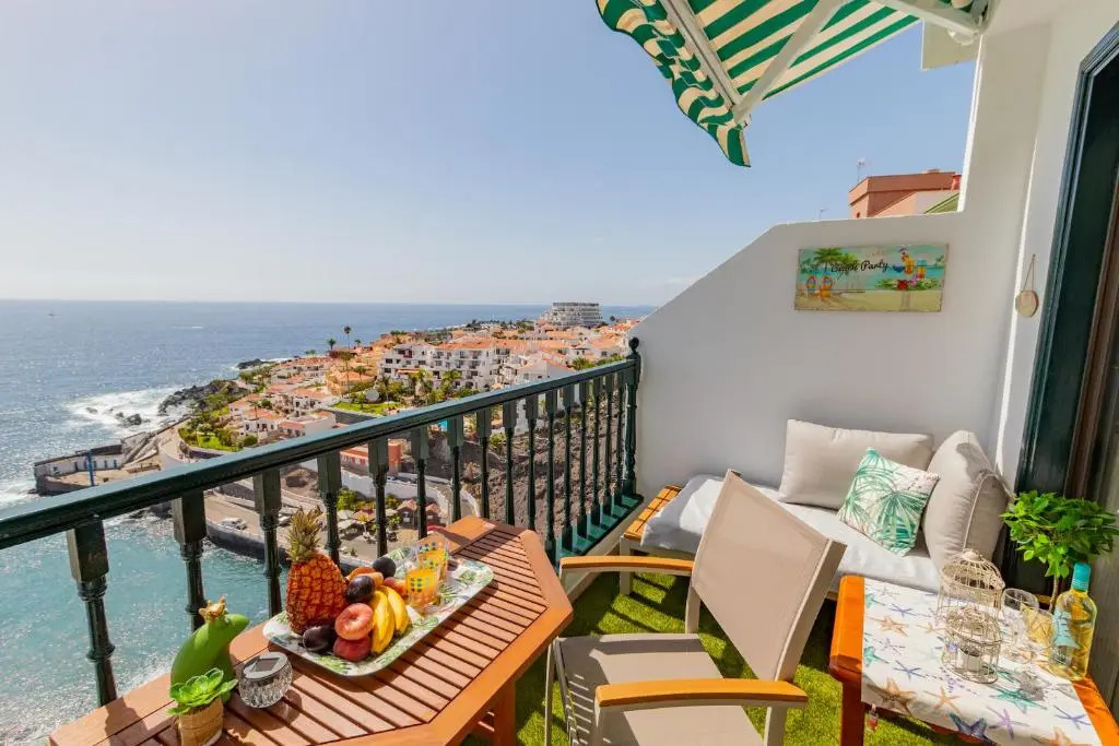 Top Floor Ocean View Apartment by DreamHomesTenerife