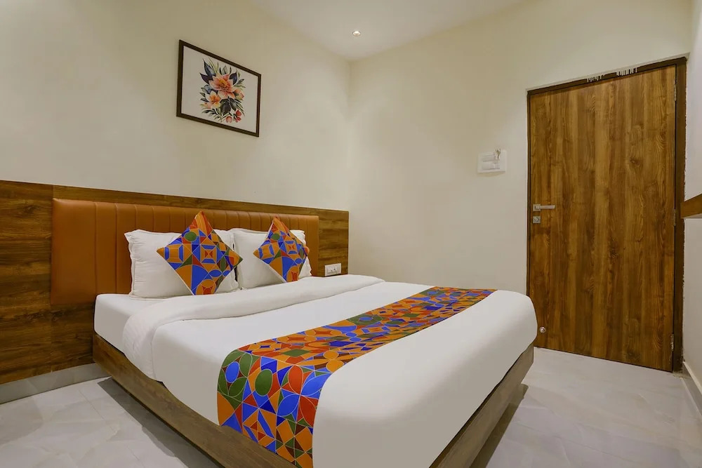 Fabhotel Moonlite Residency