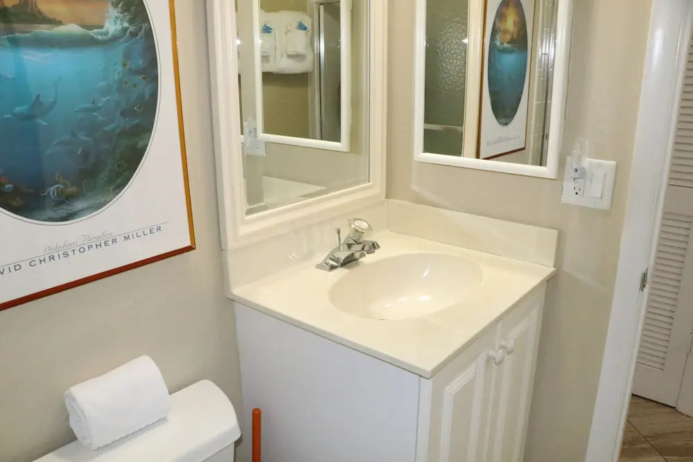 Jamaica Royale - 704 - 2 Br Condo