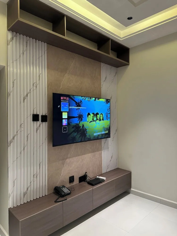 Greyfield Apartment Annex