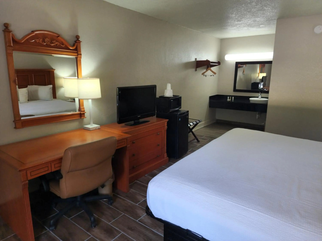 Days Inn by Wyndham Hardeeville Near Hilton Head