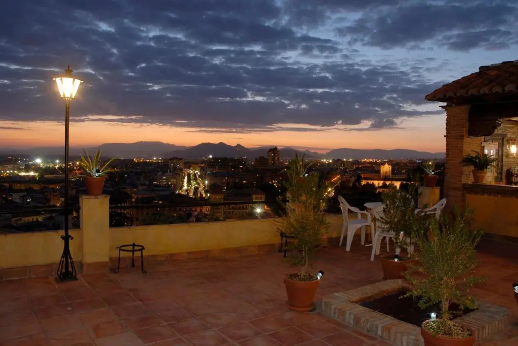 Carmen en el Albaicín con Jardin y Vistas