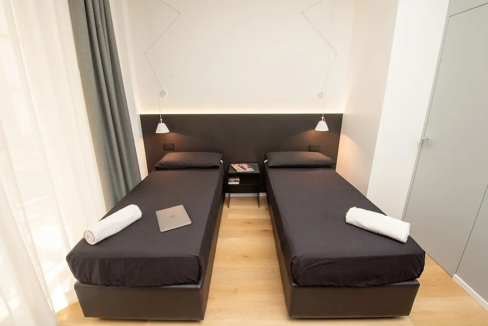 Contemporaneamente 147 - Modern & Comfort Rooms