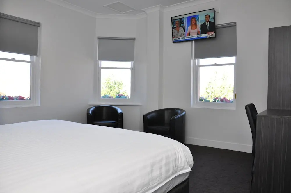Queens Head Hotel