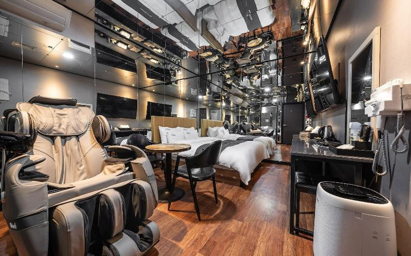 You&Me Hotel