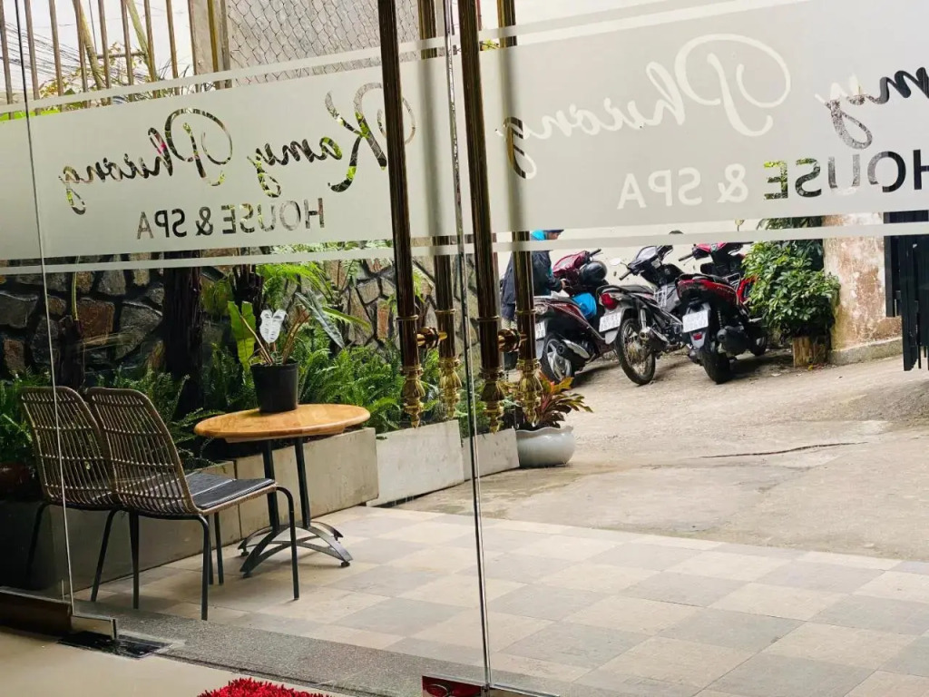 Hotel Le Huynh
