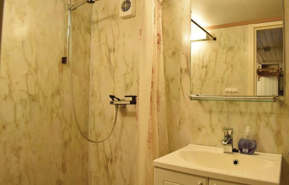 4 Bedroom Amazing Home In Strandebarm