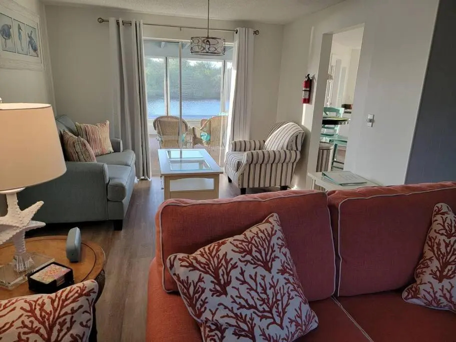 Lovely 2Bed/2Bth On Golf Course in Rotonda West