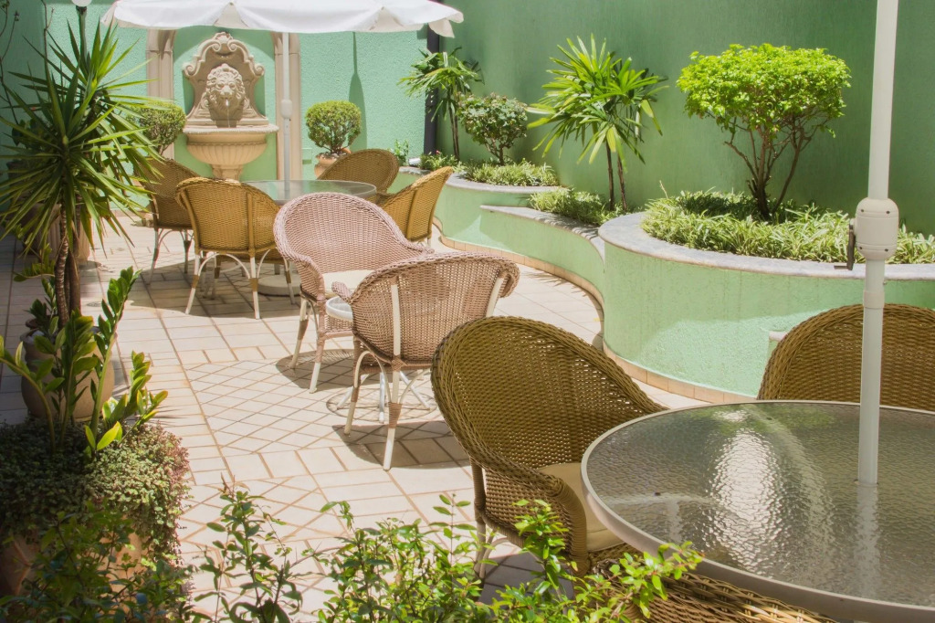 LOpera Hotel