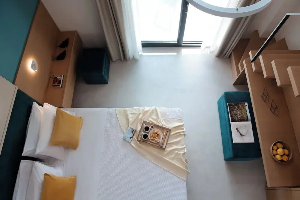 Chronos Suites