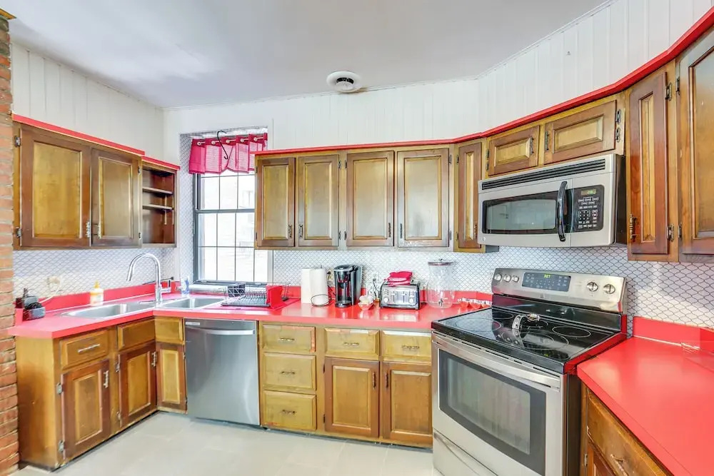 2 Mi to Dtwn Pittsburgh: Family-friendly Townhome!